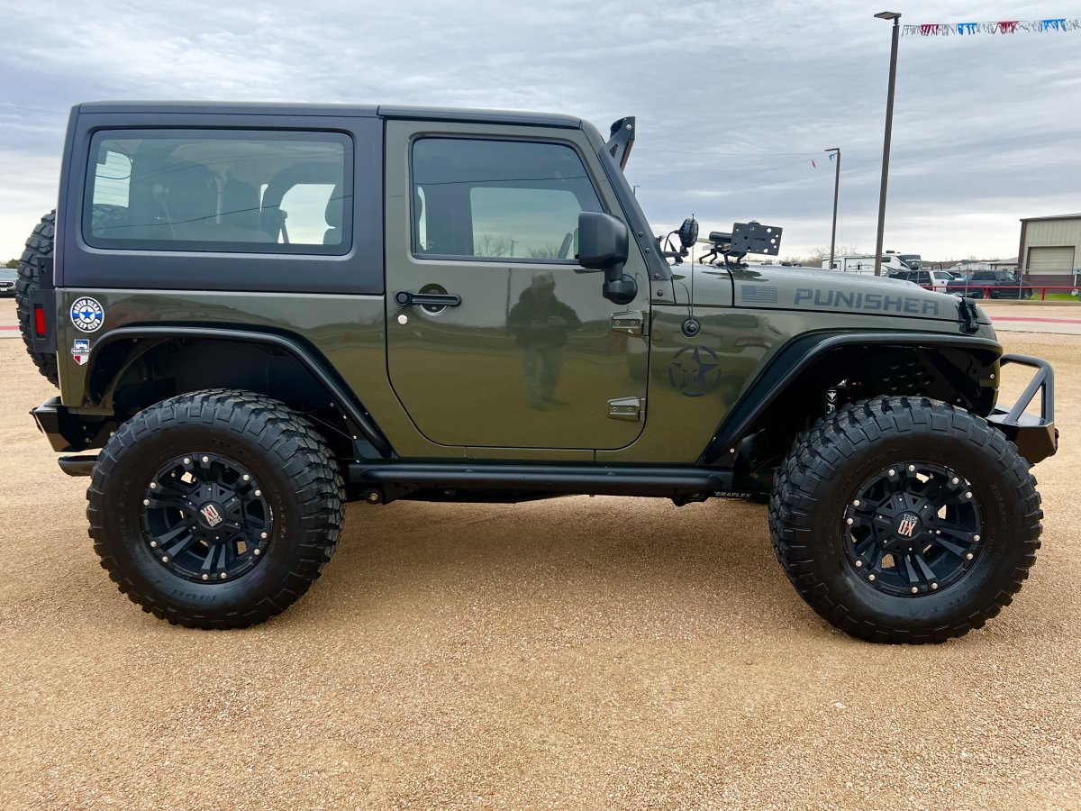 1C4BJWCGXGL129065D.jpg