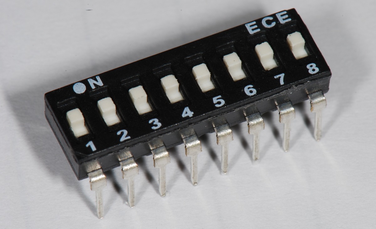 DIP_switch_01_Pengo.jpg