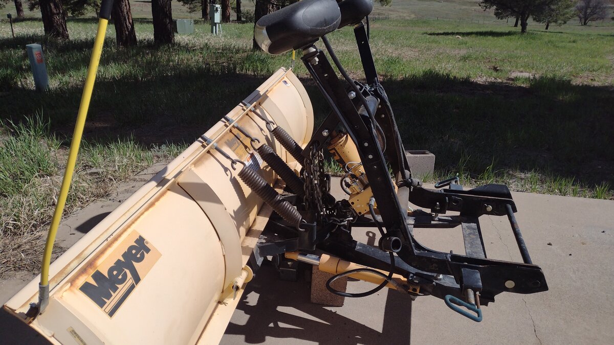 Meyer Home EZ Lift Plow 1.jpg