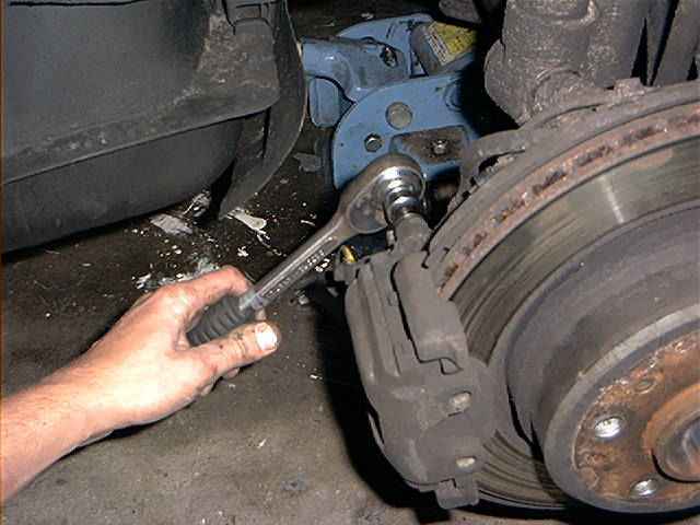 RemoveBoltsBrakeCaliper-113590.jpg