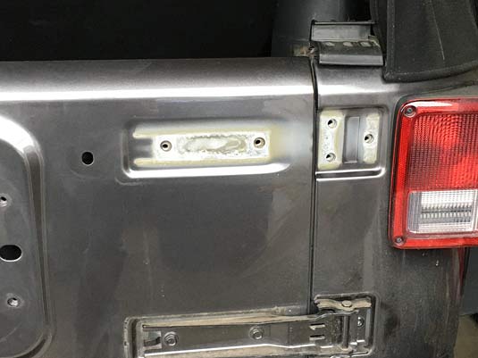 tailgate-hinge-removed.jpg