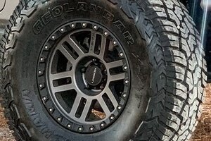 vision-354-manx-2-satin-gray-satin-black-lip-jeep-gladiator-2_1.jpg